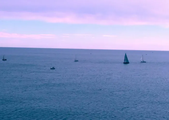 Junto Al Mar * קויירה