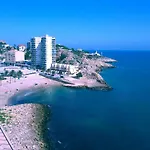 Junto Al Mar *