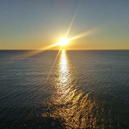 Junto Al Mar Cullera