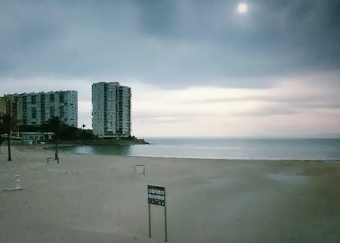 Junto Al Mar * كولرا