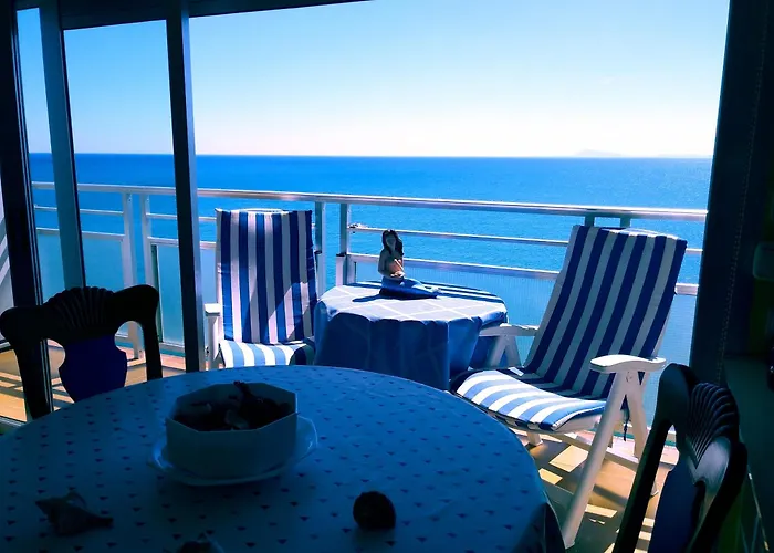 Junto Al Mar شقة كولرا